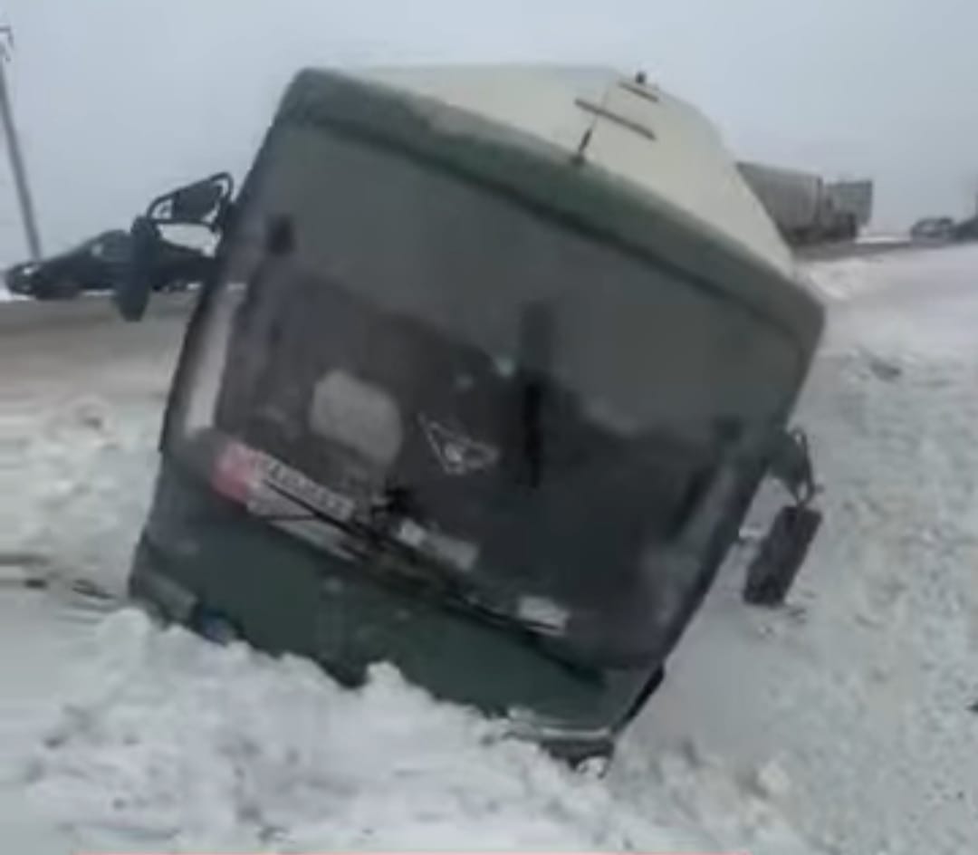 «Самара-Шымкент» тасжолында автобус аударылды