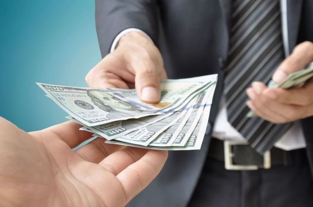 Шығыста екі ведомствоның лауазымды тұлғалары жемқорлықпен ұсталды