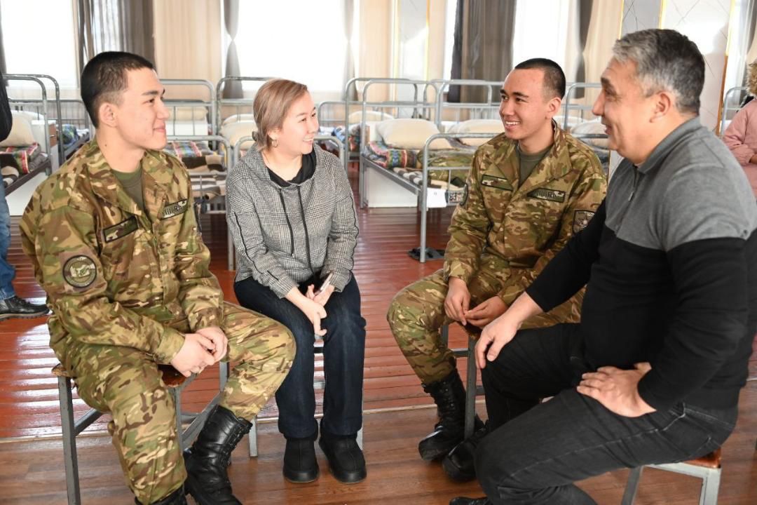 «Армия аналар көзімен»: Әскери бөлімдерде ашық есік күні өтті