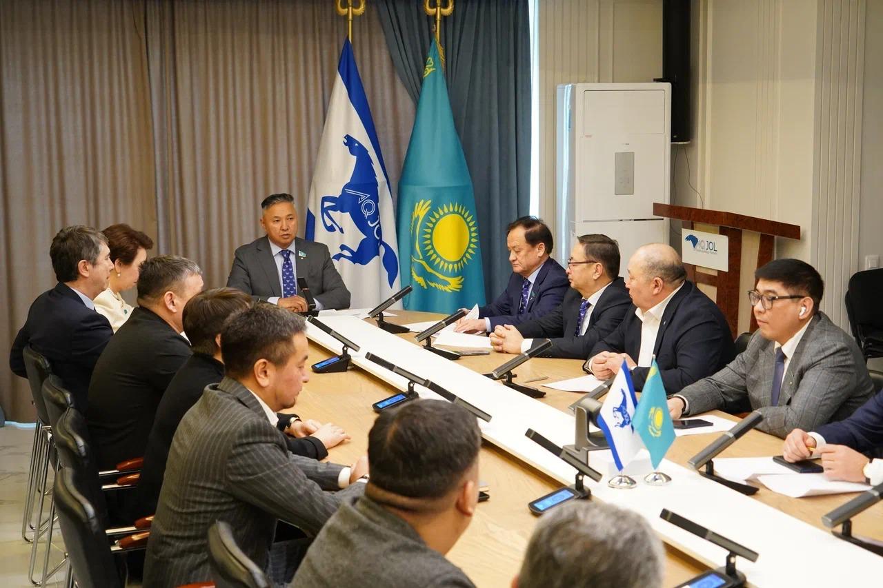 «Ақ жол» Демократиялық партиясы Ұлттық кеңесінің пленумы Жаңа Конституция жобасын қолдады