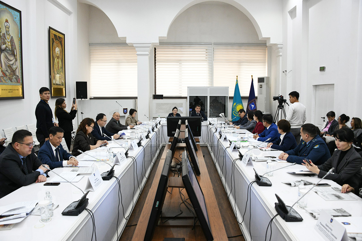 ҚазҰУ-да Парламент депутаттарының қатысуымен академиялық тыңдаулар өтті