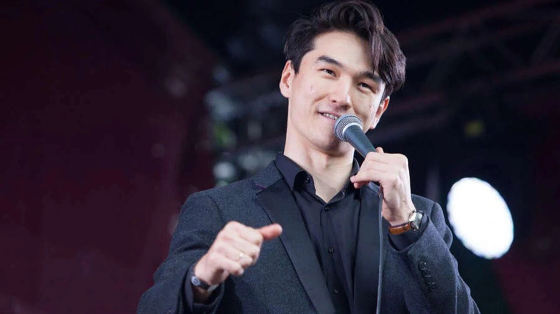 Әзілкеш Нұрлан Сабуровқа Ресейге 50 жылға кіруге тыйым салынды