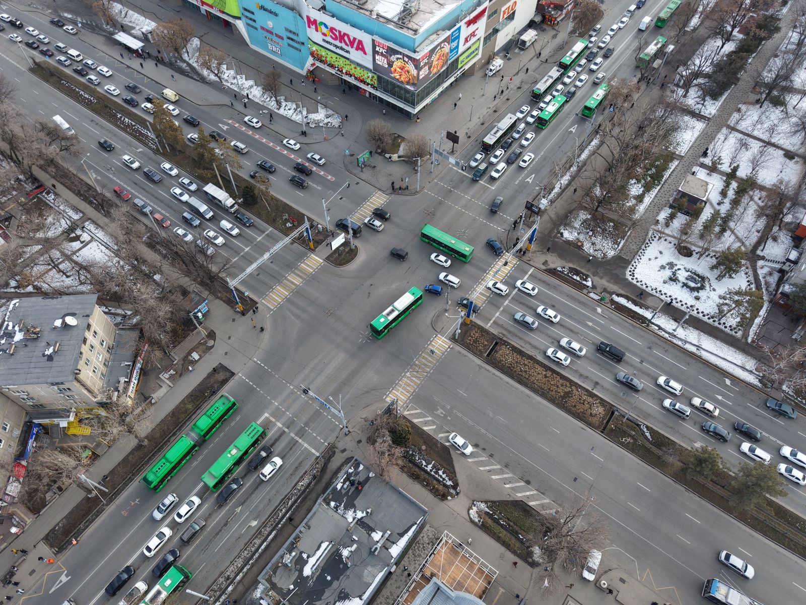 Алматыда кейбір көше қиылыстарындағы бағдаршамдардың жұмысы өзгереді