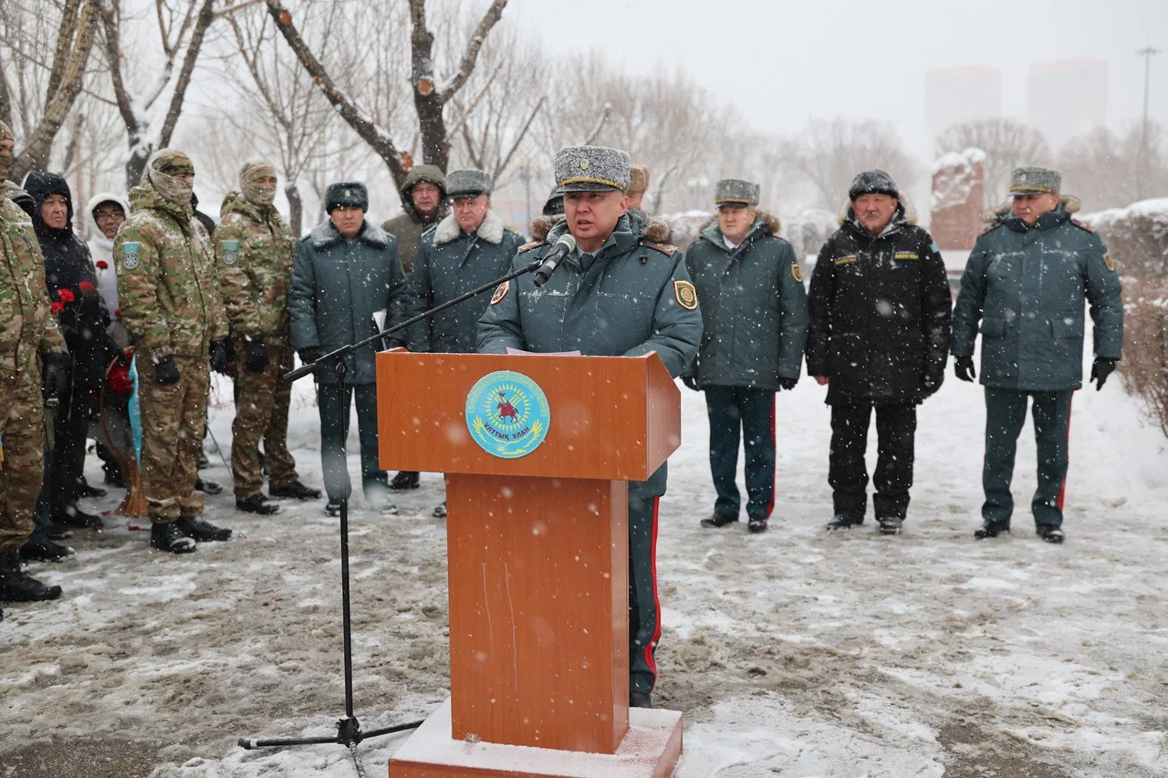 Елордада тәжік-ауған шекарасында қаза тапқан жауынгерлер рухына тағзым етілді