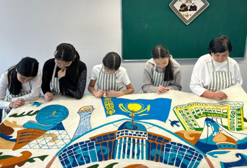 Оқушылар киіз басып үйренді