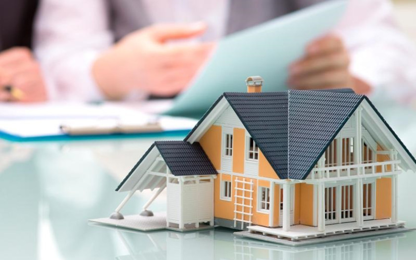 «Сот шешімімен ғана»: Тұрғын үй құқығына кепілдікті конституциялық деңгейде күшейту ұсынылды