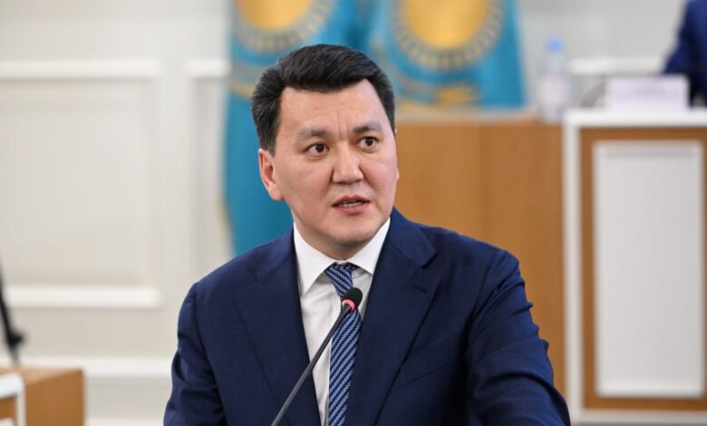 Ерлан Қарин: Жаңа Конституция тұңғыш рет алдымен қазақ тілінде әзірленді
