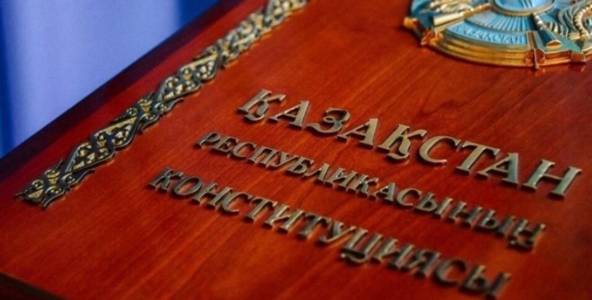 Әкімдер мен мәслихаттардың өзара іс-қимыл тәртібі Ата заңда қалай бекітілген?