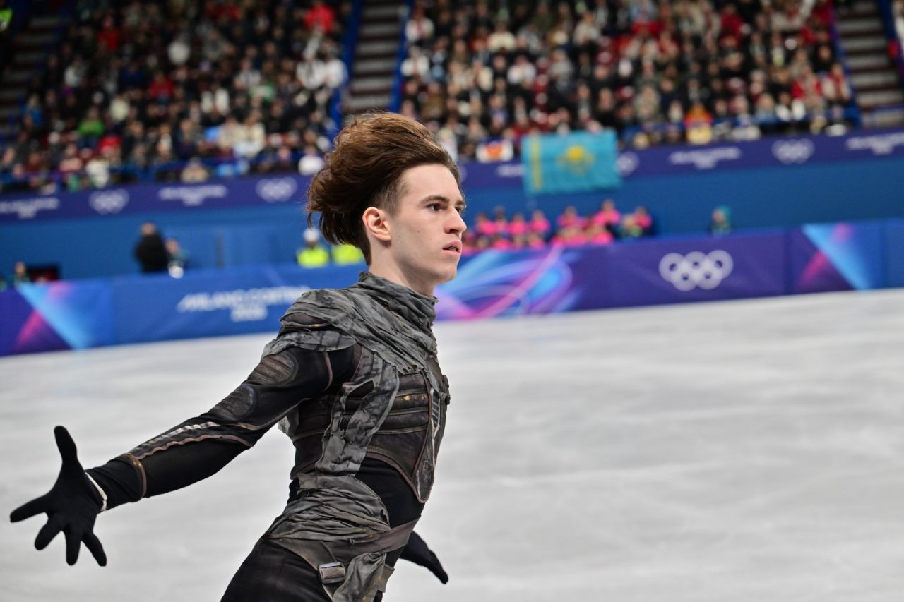 Vogue Italia Михаил Шайдоровтың костюмін таңдаулылар қатарына қосты