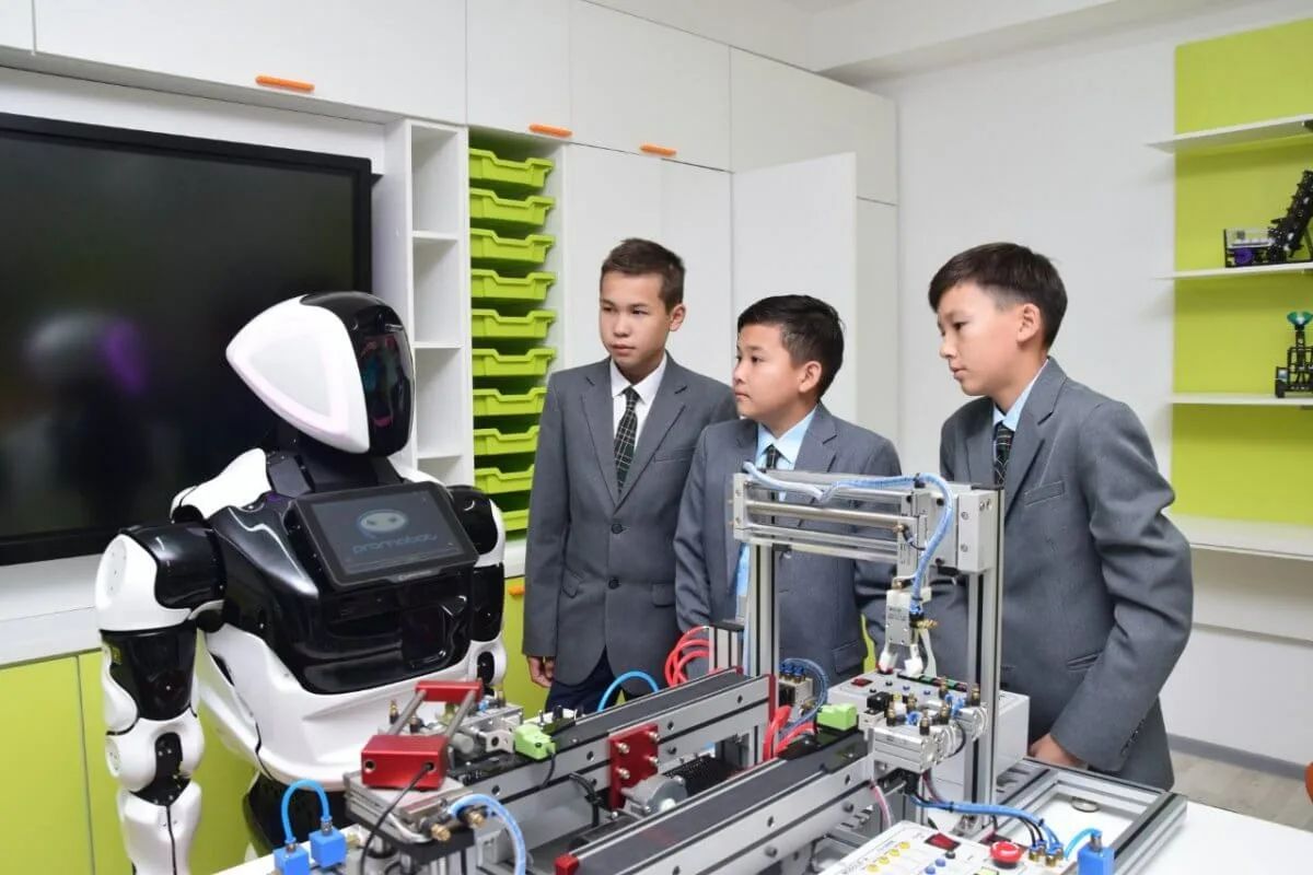 Жасанды интеллект мұғалімнің жұмысын қалай жеңілдетеді?