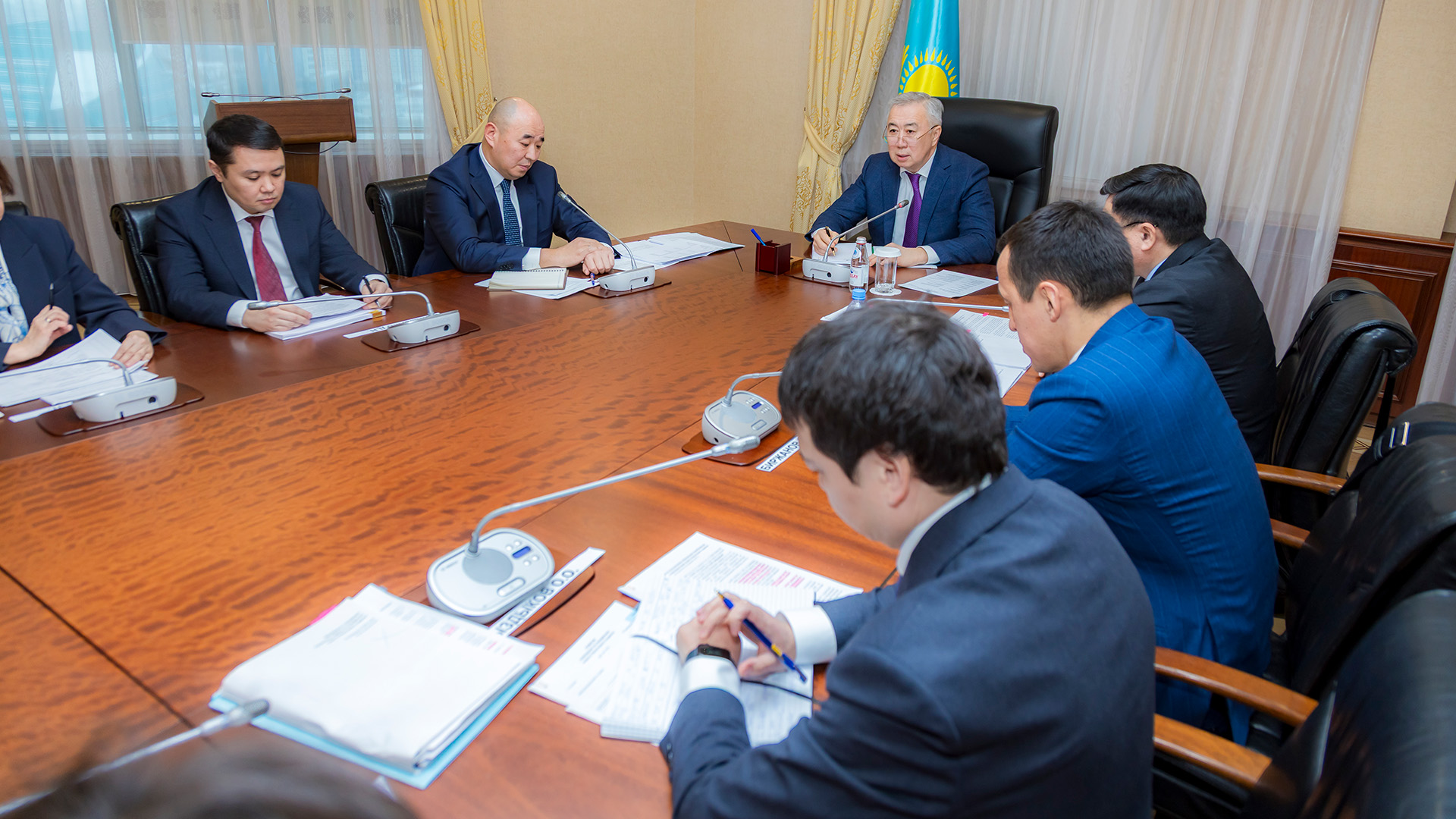 Үкіметте қаржы секторына салық салу мәселелері қаралды