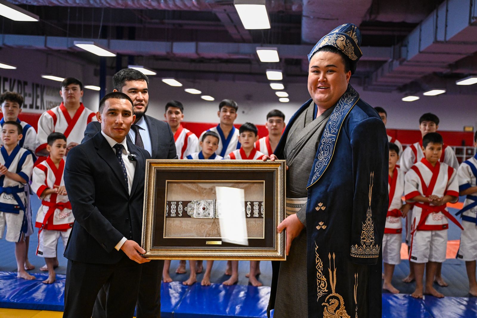 Жапонияны мойындатқан Ерсін Балтағұл балуандарға әдіс-тәсілдерін көрсетті