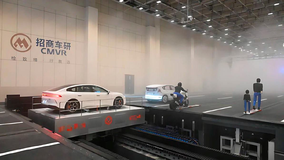 Қытайда қиын ауа райы жағдайында көлікті күрделі сынақтан өткізетін зертхана ашылды