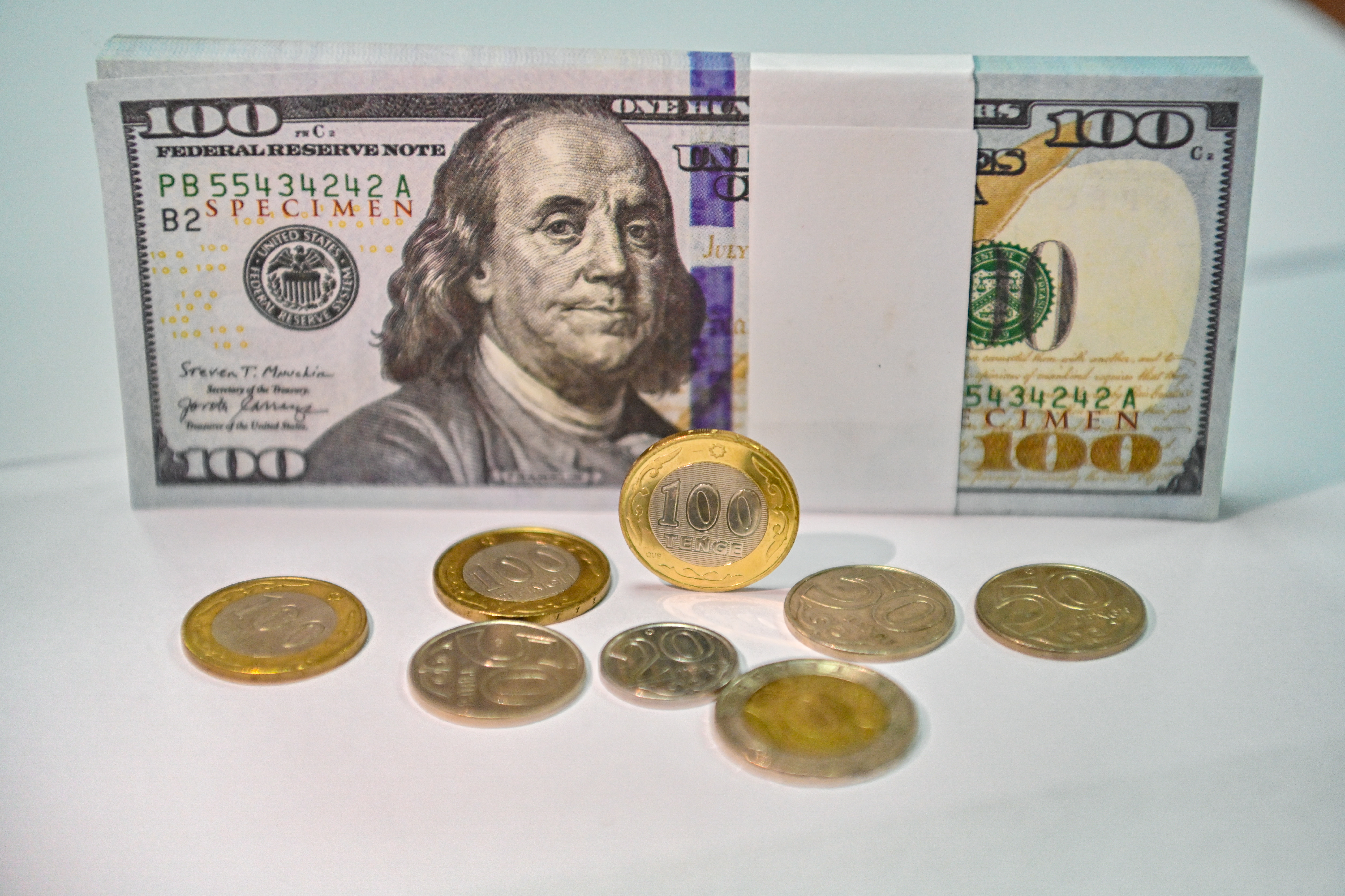 Валюта бағамы: Бүгін доллар қанша теңгеден саудаланып жатыр?