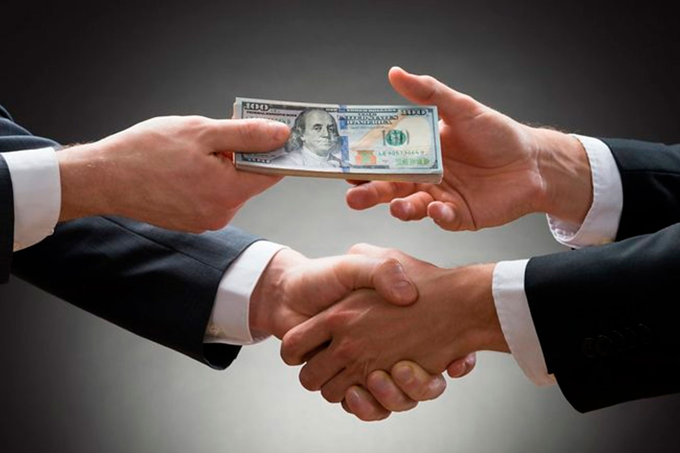 Ақтөбеде прокурор ұсталды: Шенеунік 10 млн теңге пара алды деген күдікке ілінді