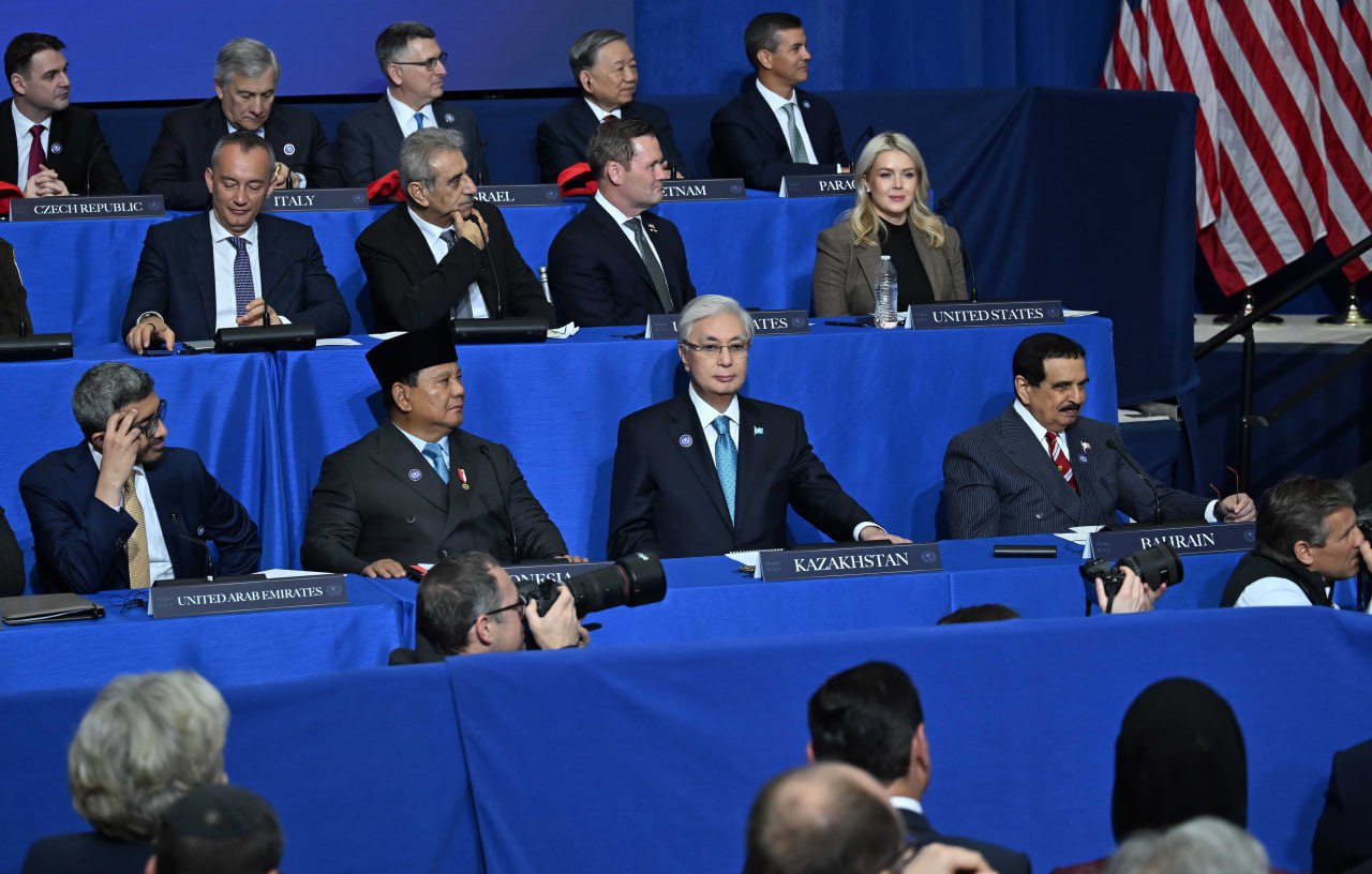 Мемлекет басшысы Бейбітшілік кеңесінің алғашқы отырысына қатысып жатыр