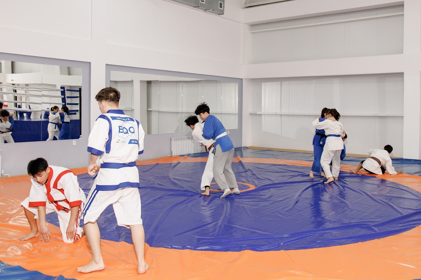 Махамбет университетінде жаңа спорт сарайы ашылды