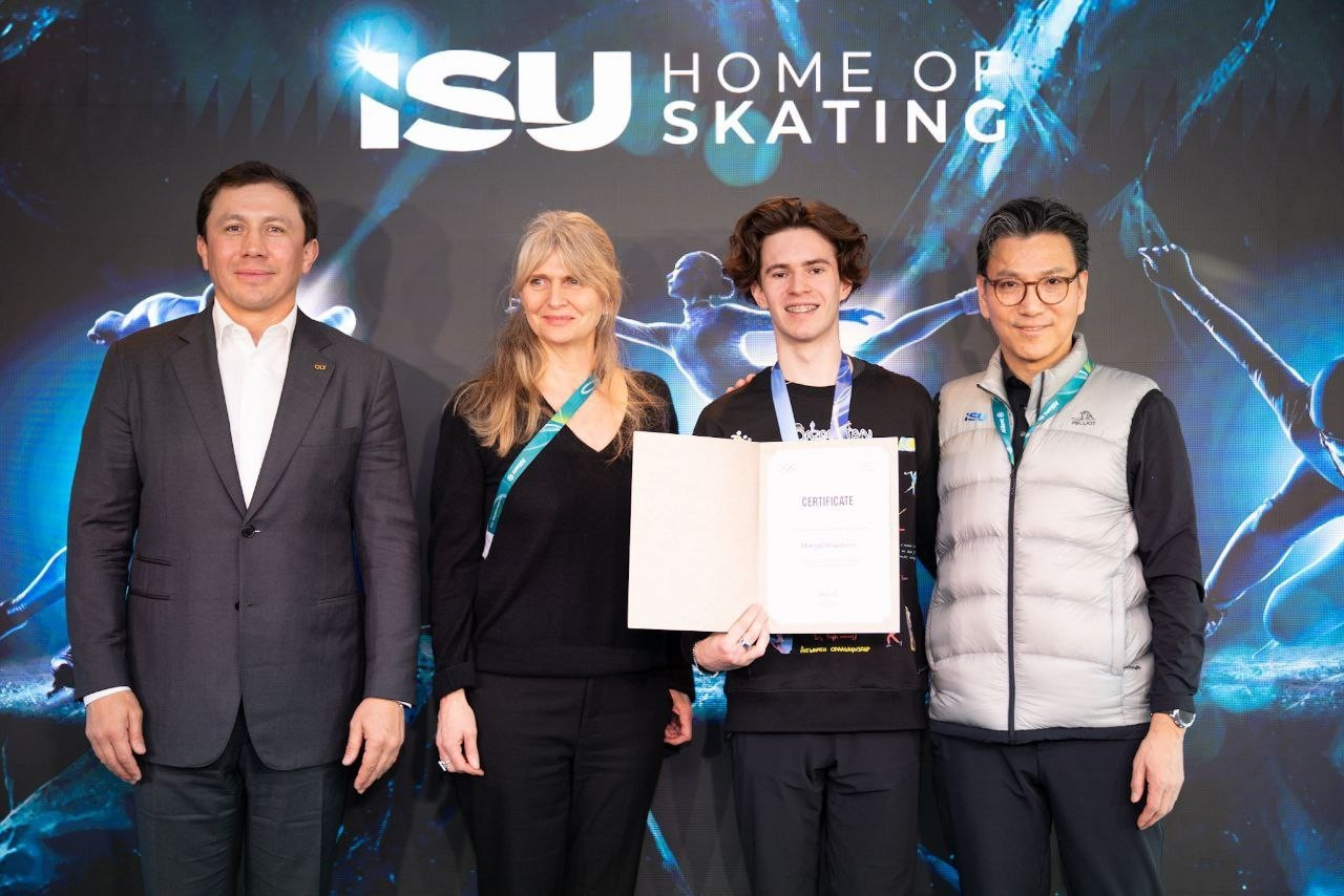 Михаил Шайдоров Олимпиадада өнер көрсеткен костюмін мұражайға тапсырды