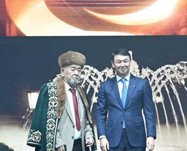 Айтыс абызының асқар биігі