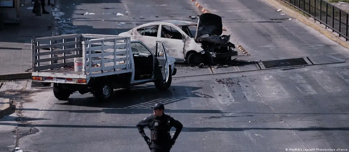 Мексикада атышулы қылмыстық топтың жетекшісінің қазасынан кейін жаппай тәртіпсіздік басталды