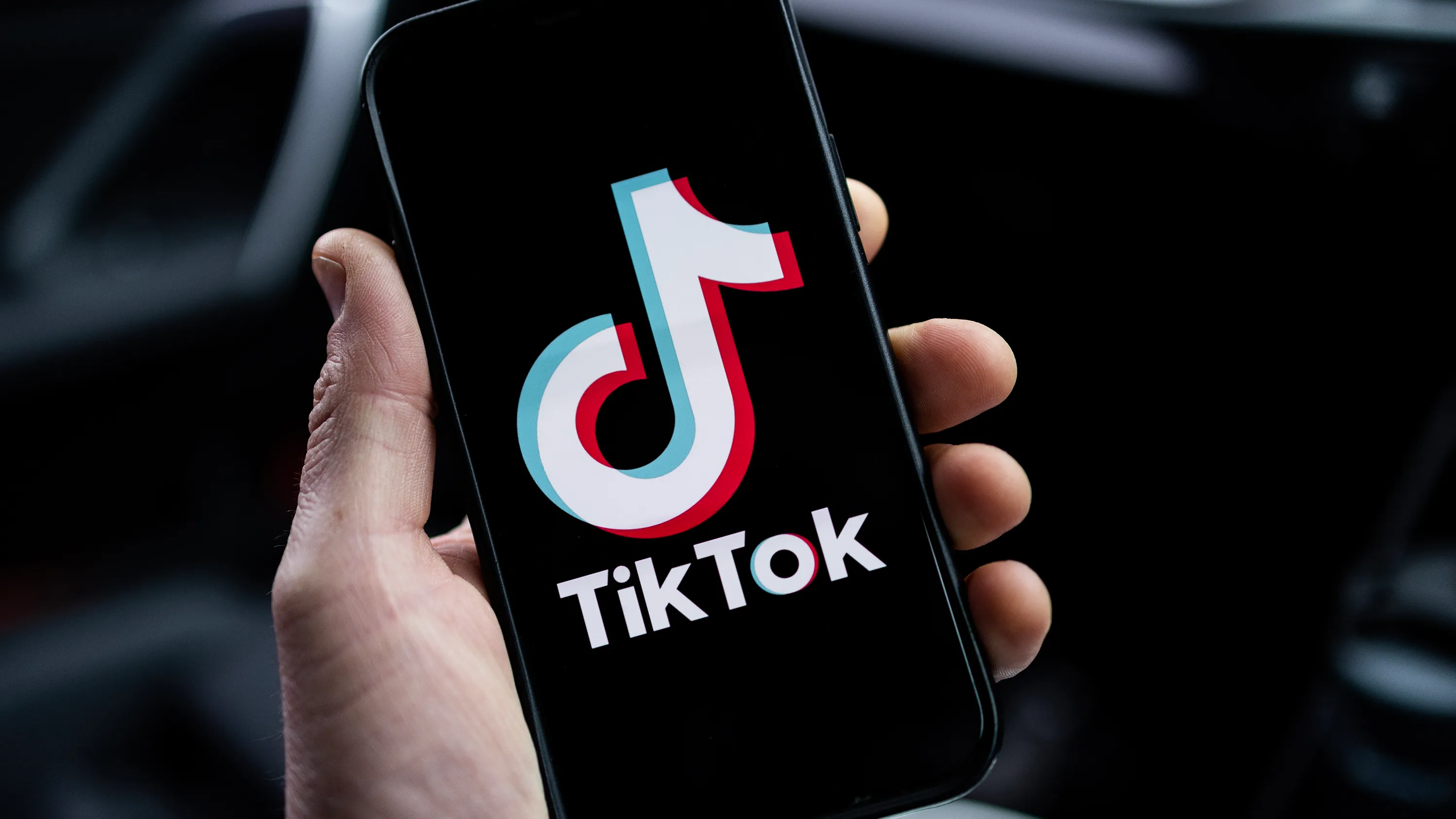 TikTok дәуіріндегі журналистика: Қысқа видео қоғамға не беріп жатыр?