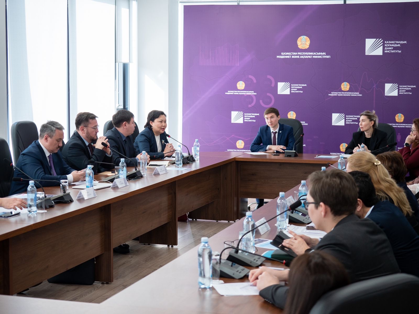 «SARAP» отырысында жаңа Конституция жобасындағы әлеуметтік кепілдіктер мәселесі талқыланды