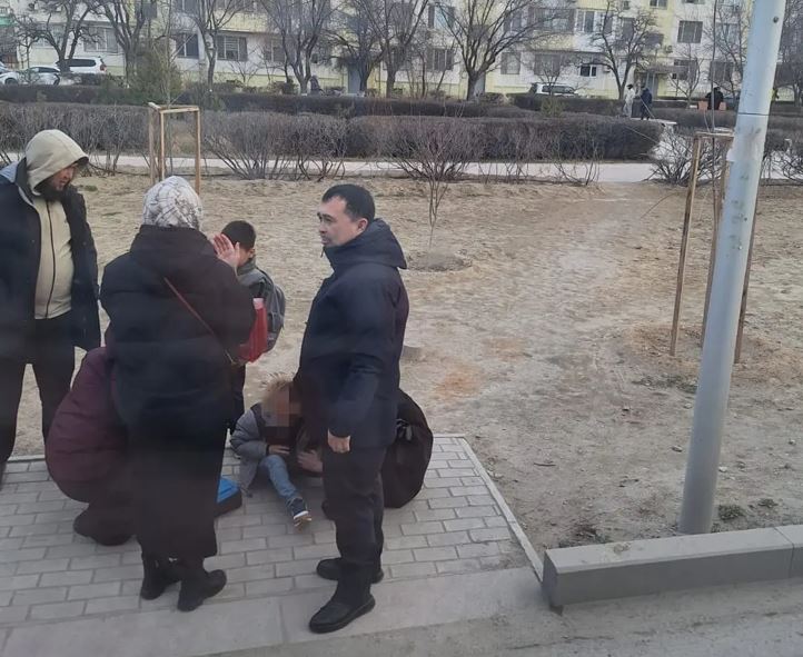 Ақтауда жаяу жүргіншілер өткелінде баланы көлік қағып кетті