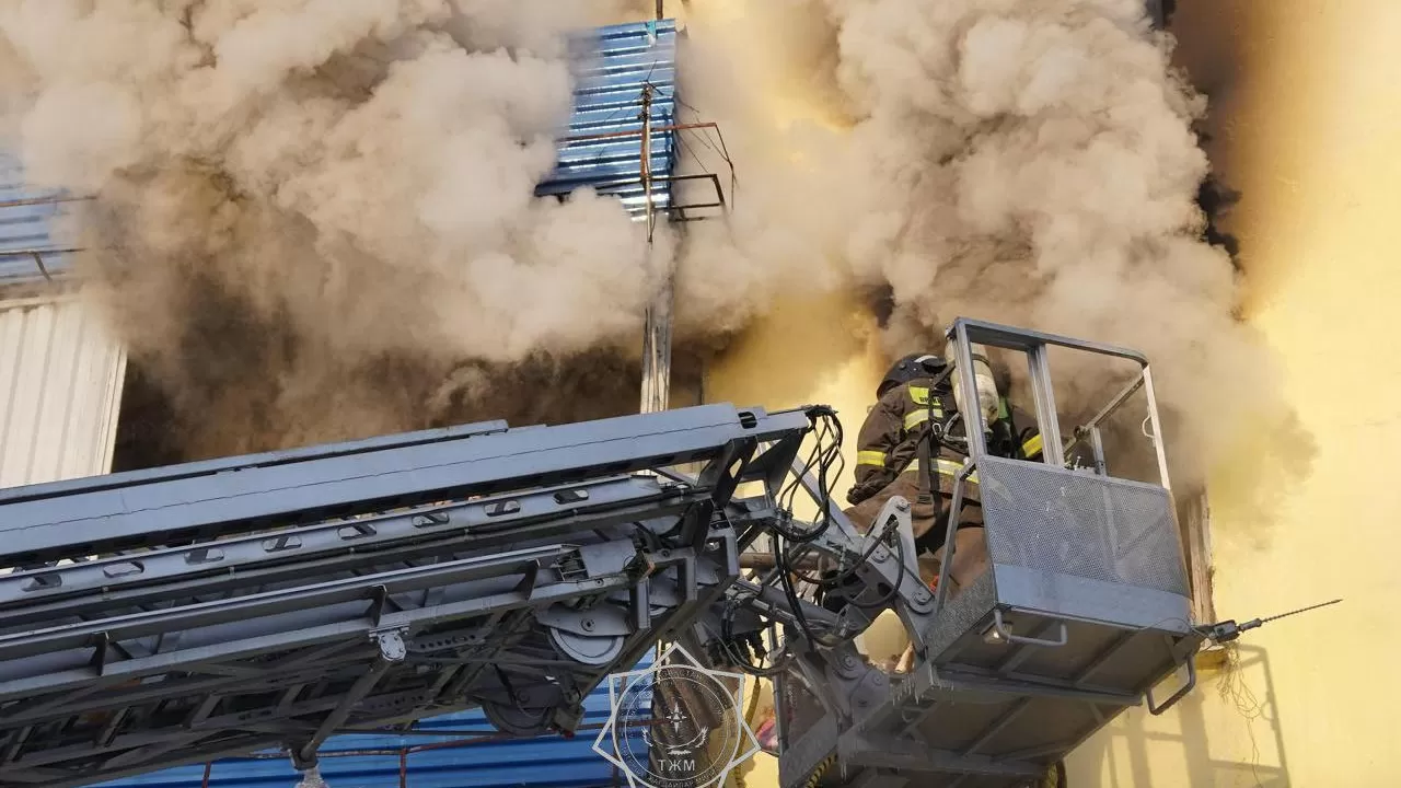 Петропавлда тұрғын үйде өрт шығып, 100-ден астам адам эвакуацияланды