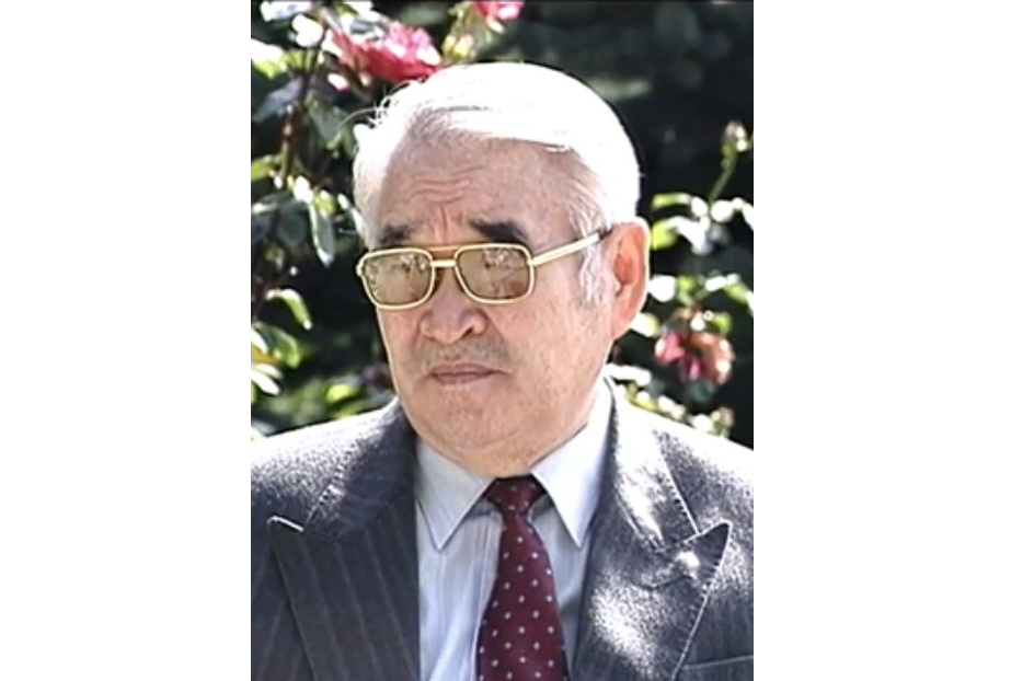 Парасат биігіндегі қайраткер