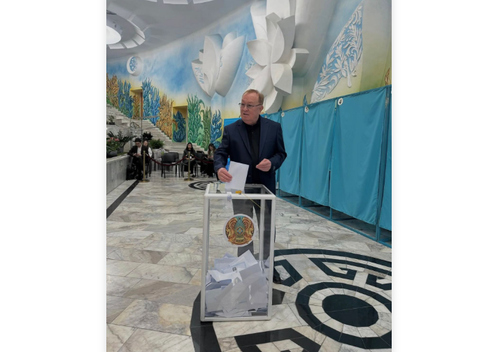 Өнер жұлдыздары референдумда өз таңдауын жасады