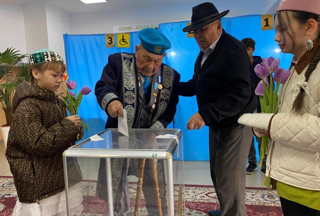 102 жастағы Ұлы Отан соғысының ардагері референдумда дауыс берді