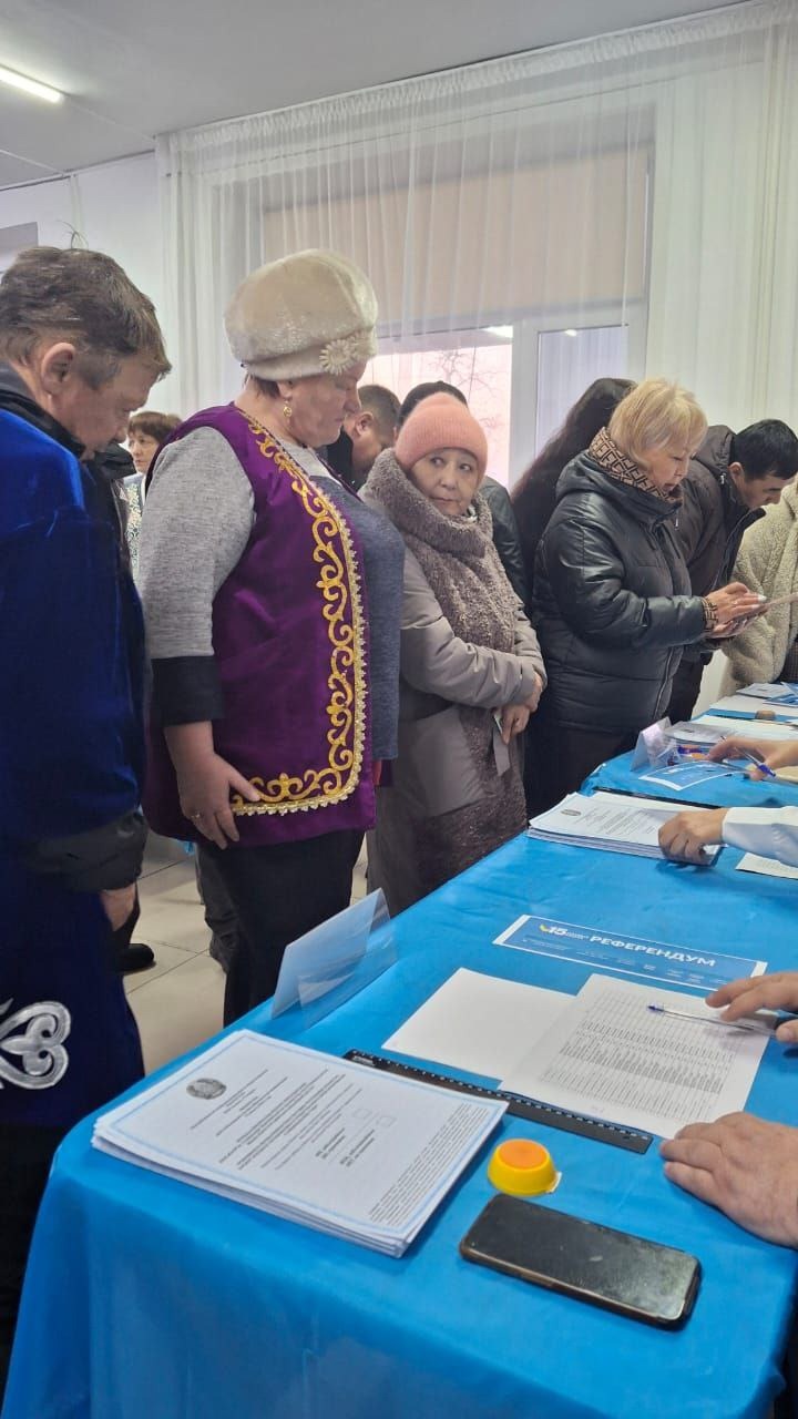 «Ел дауысы»: Сайлаушылар таңертеңнен бастап белсенді дауыс беріп жатыр