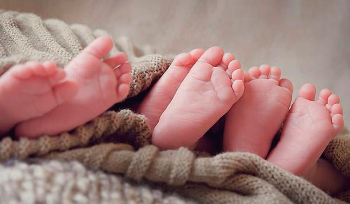 Референдум күні Атырауда екі бірдей үшем дүниеге келді