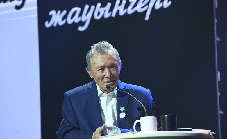 Парасат майданының сардары