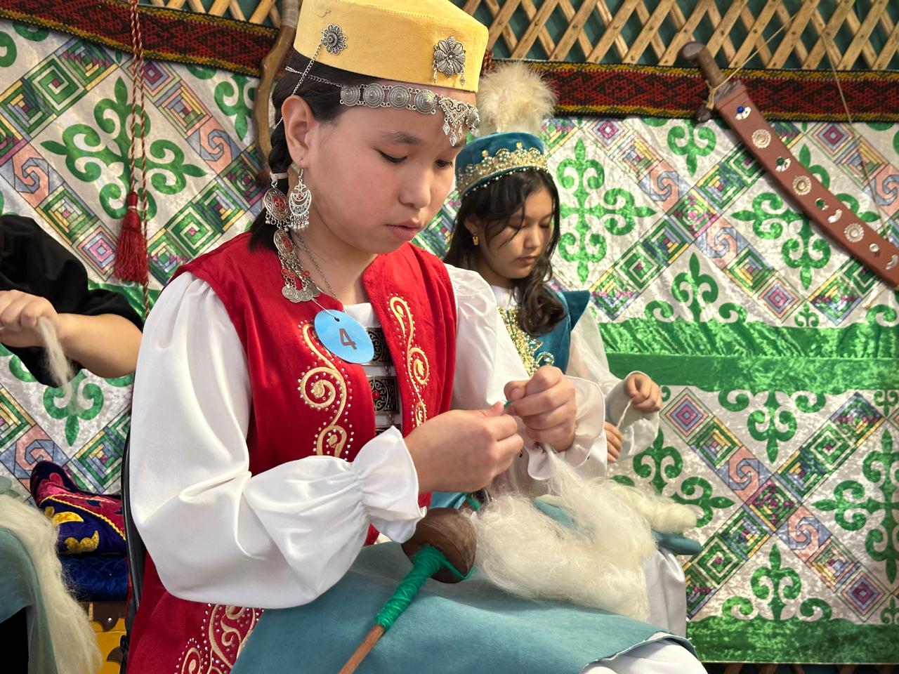 Ұршық иірген күн