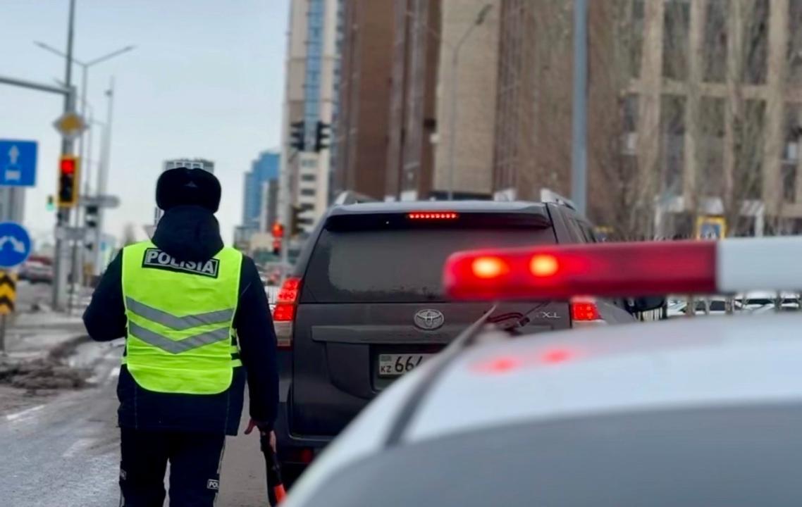 Астаналық полицейлер бейнекамера арқылы жол ережесін бұзғандарды анықтады