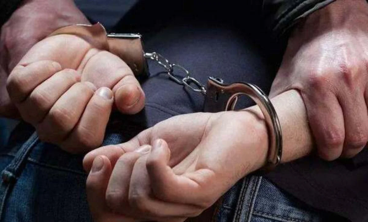 Ұрлық, бопсалау, алаяқтық: Қарағанды облысында қылмыстық топ ұсталды