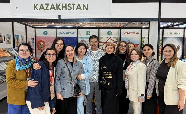 Жас өрендердің кітап көрмесі