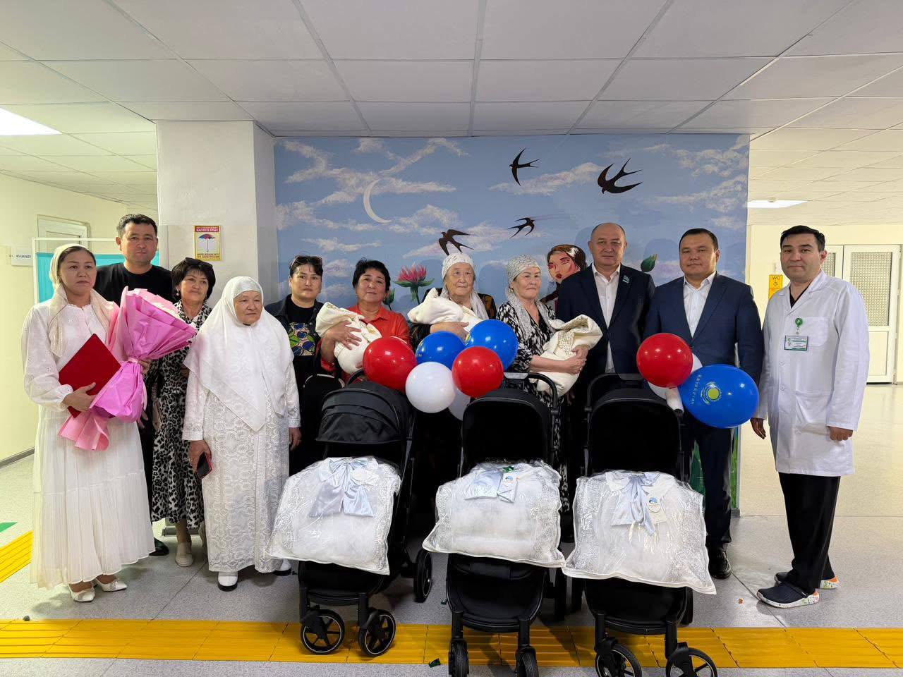 Айқын, Айдын, Арсен: Түркістанда үшем дүниеге келді