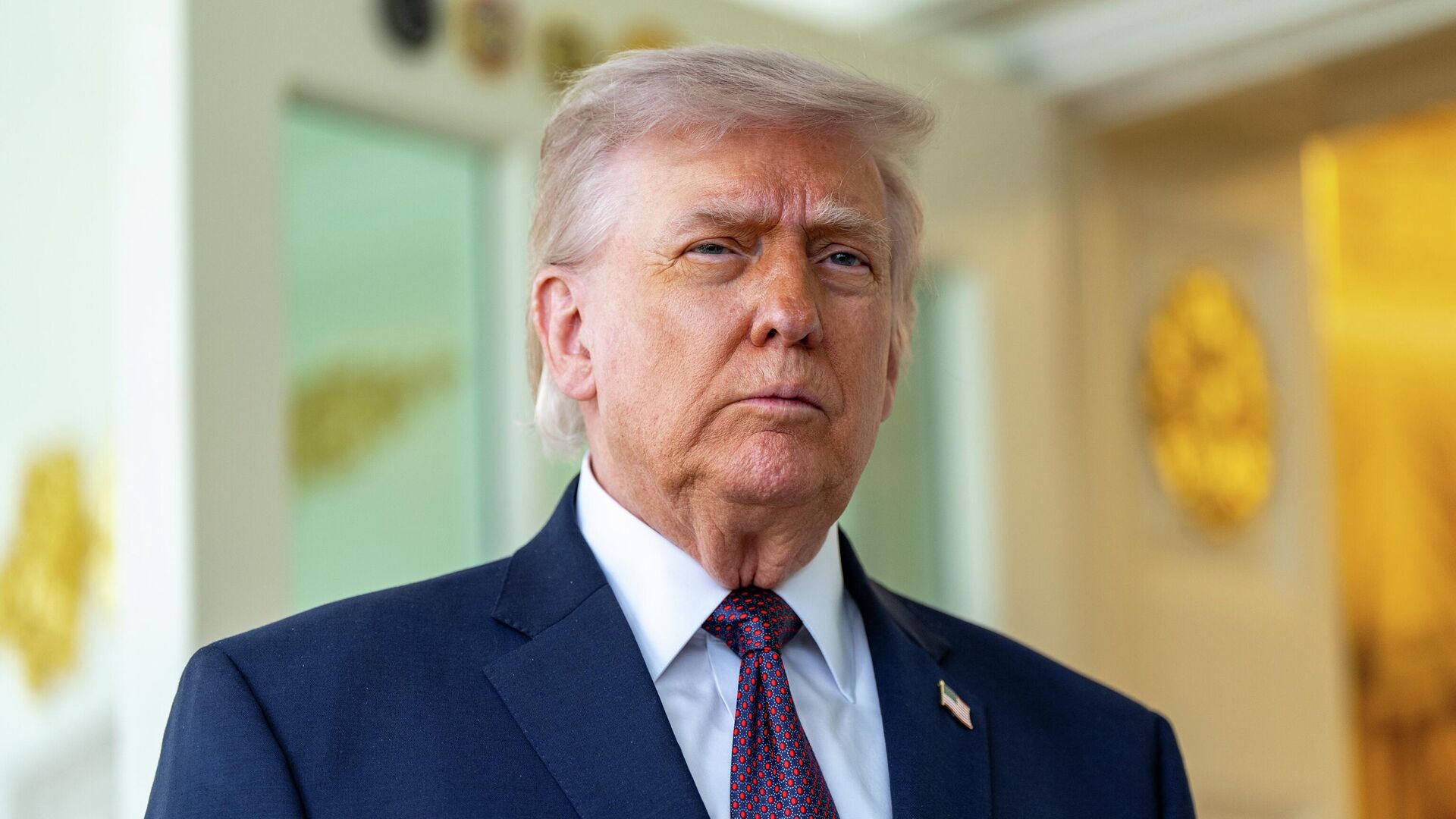 Вашингтонда тағы да атыс болды: Дональд Трамп шұғыл түрде эвакуацияланды