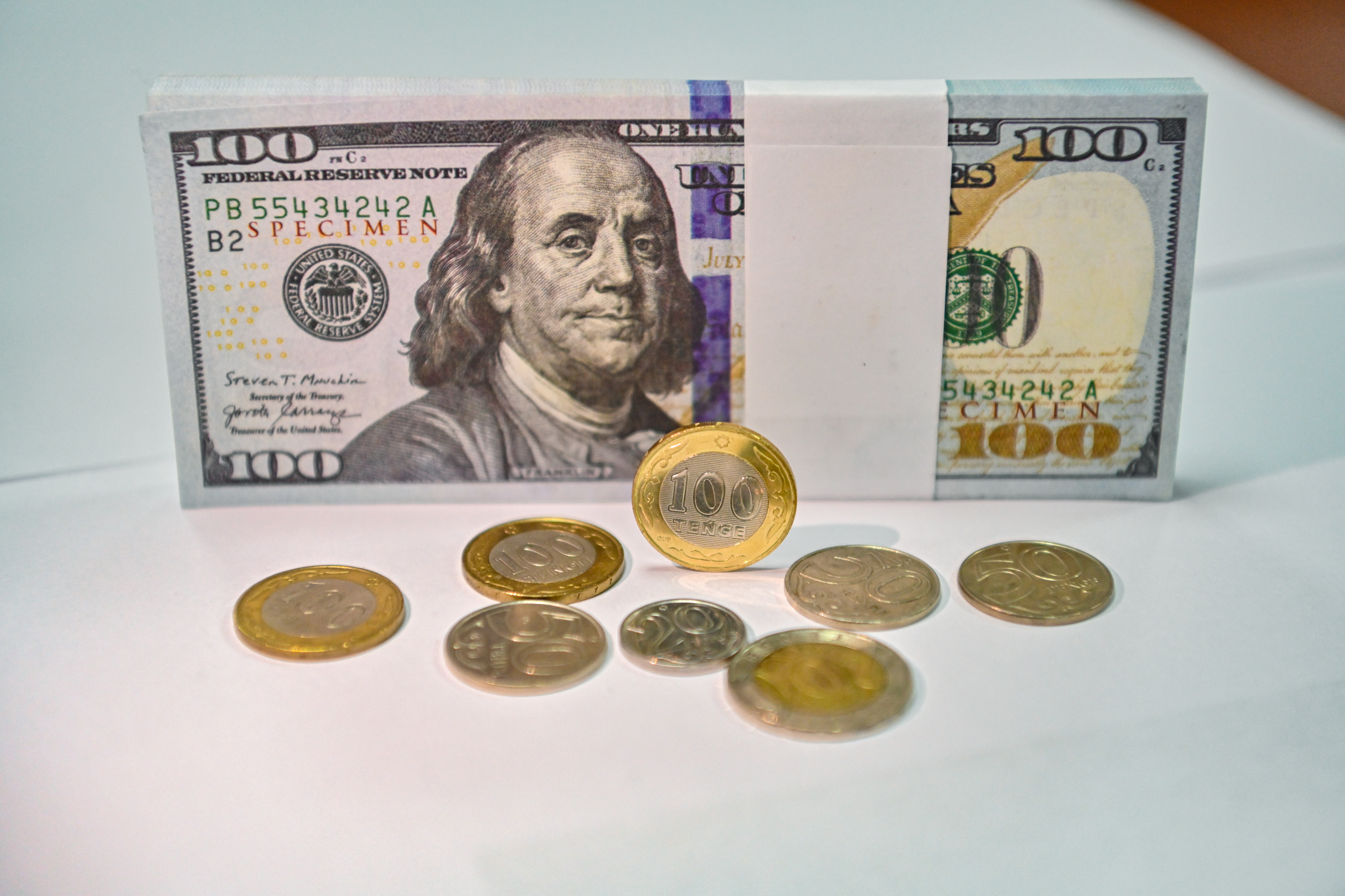 Бүгін доллар қанша теңгеден саудаланып жатыр?