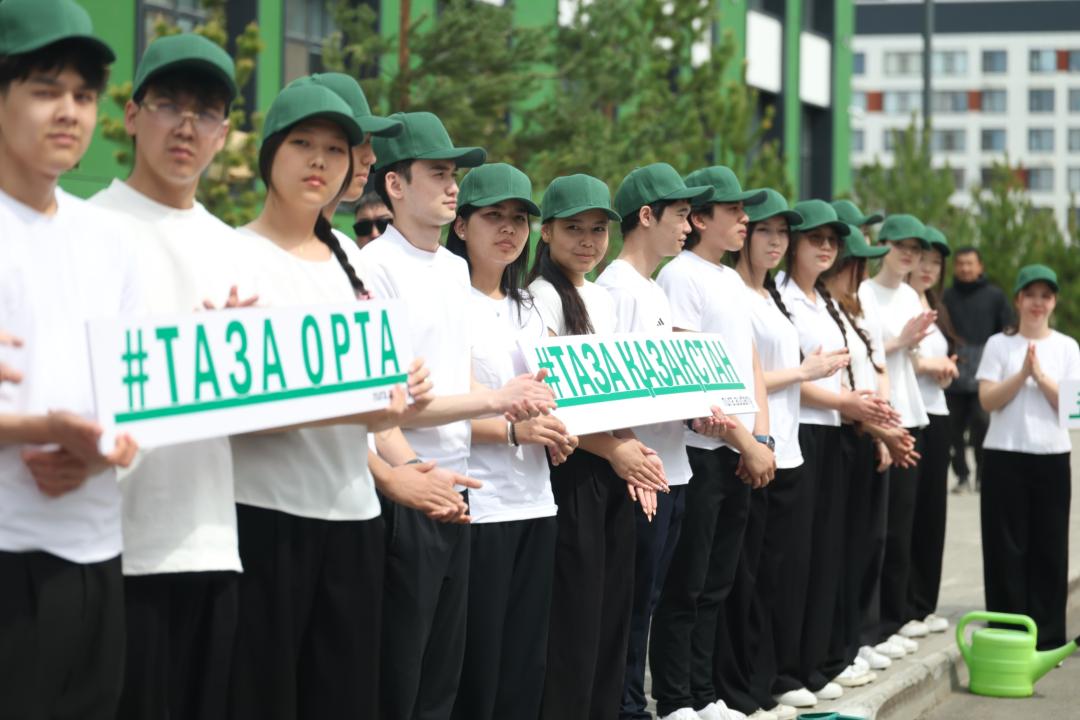 100 мыңнан астам мектеп түлегі елімізді көгалдандыруға атсалысты