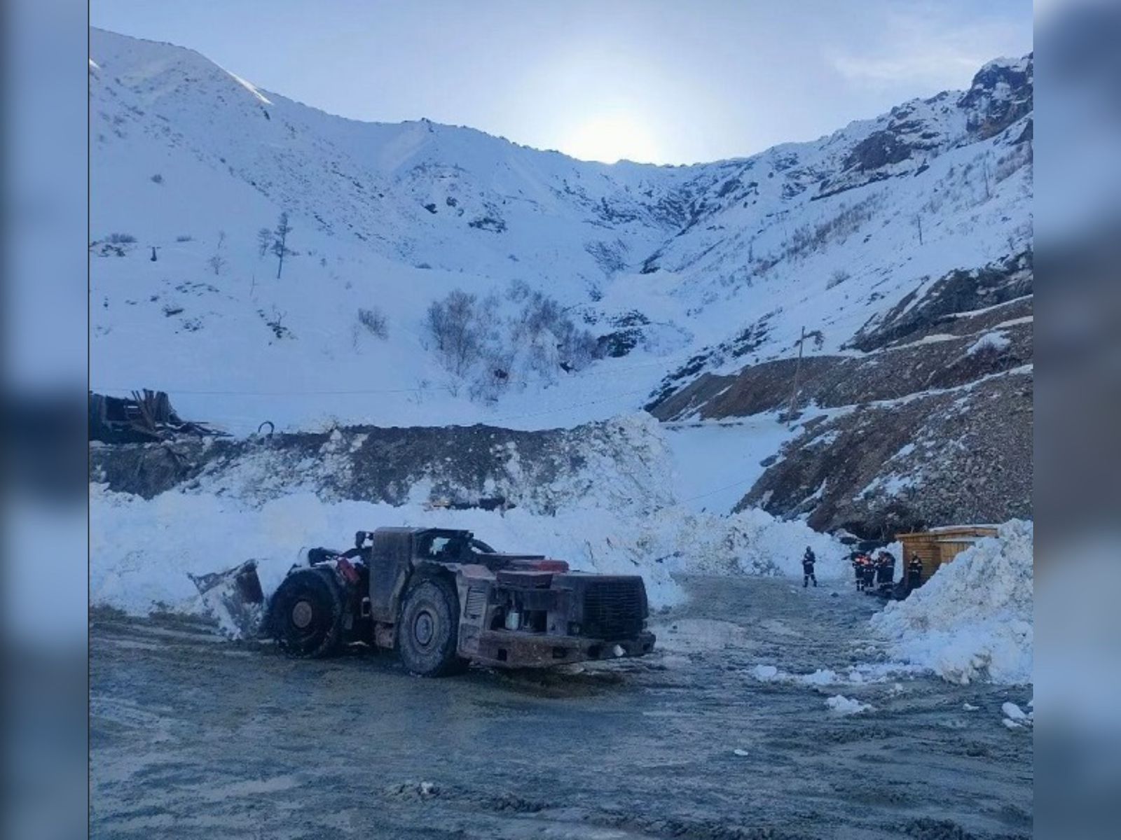 Бурятияда қар көшкіні жүрді: Қаза тапқандар арасында Қазақстан азаматы бар
