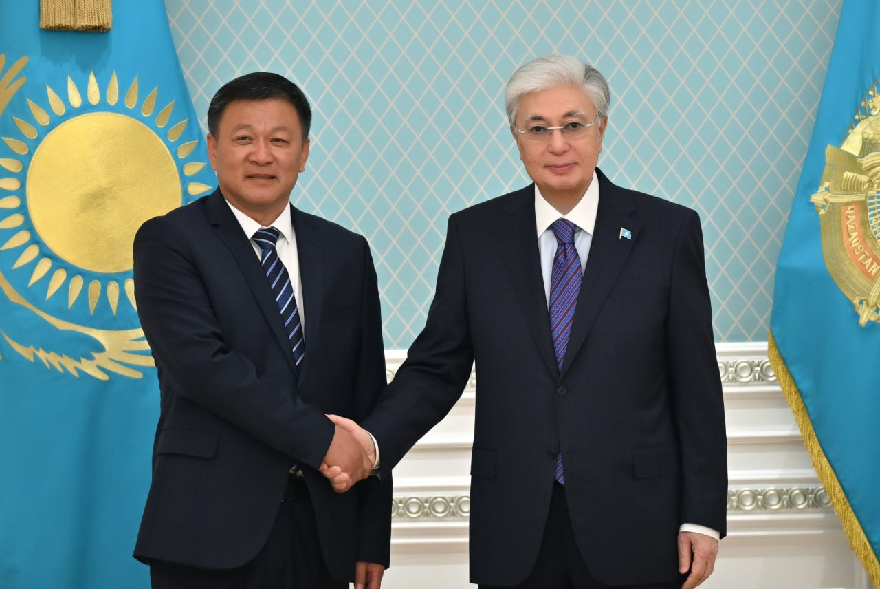 Президент Xinjiang Lihua компаниясының басшысын қабылдады