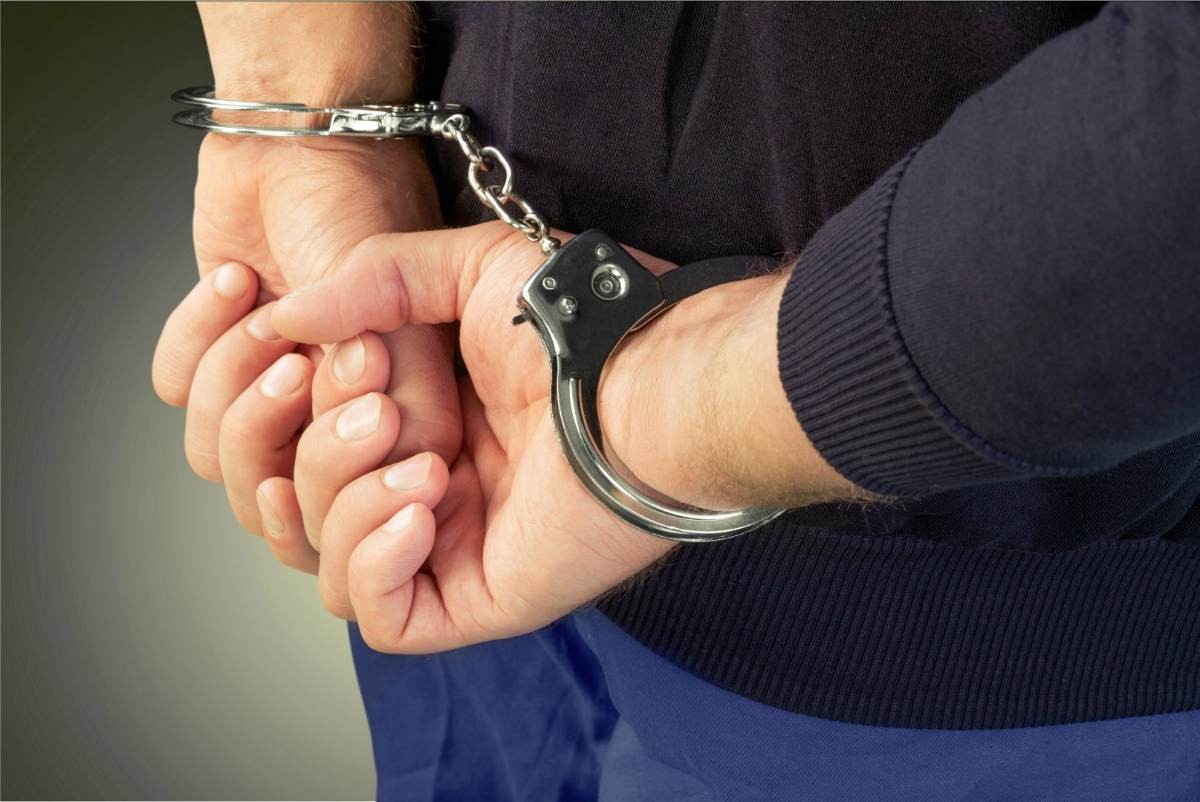 Санкт-Петербургте ер адам көшеде саксофон ойнап тұрған 11 жастағы балаға оқ атқан