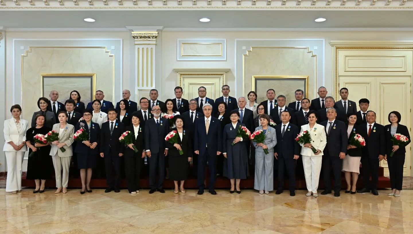 Президент қолынан марапат алған ауыл дәрігері