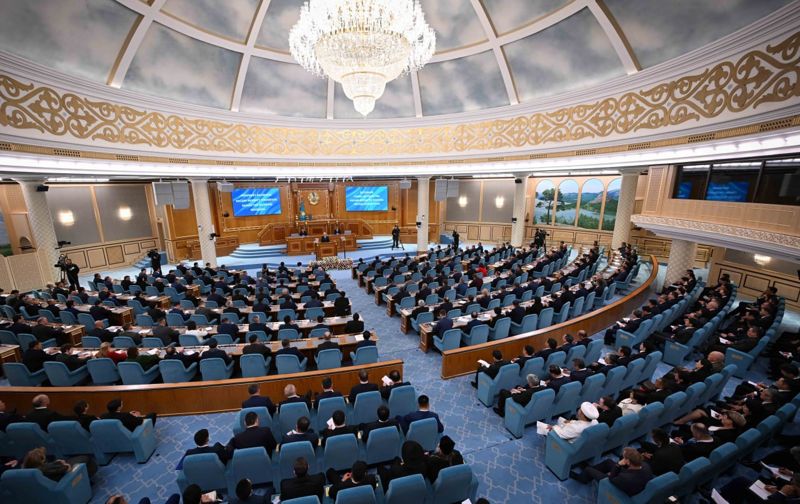 Мәжіліс төрағасы Парламенттің бірлескен отырысын шақыру туралы Өкімге қол қойды