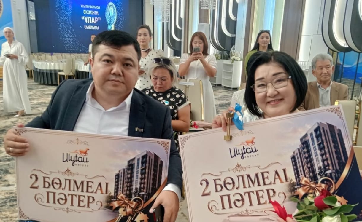 Ұлытауда алғаш рет журналистерге пәтер кілті табысталды