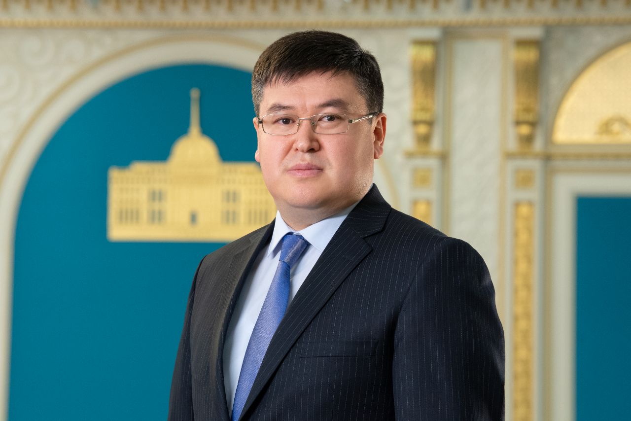 Әмірбек Оспанбеков Президенттің Парламенттегі өкілдігінің басшысы қызметінен босатылды