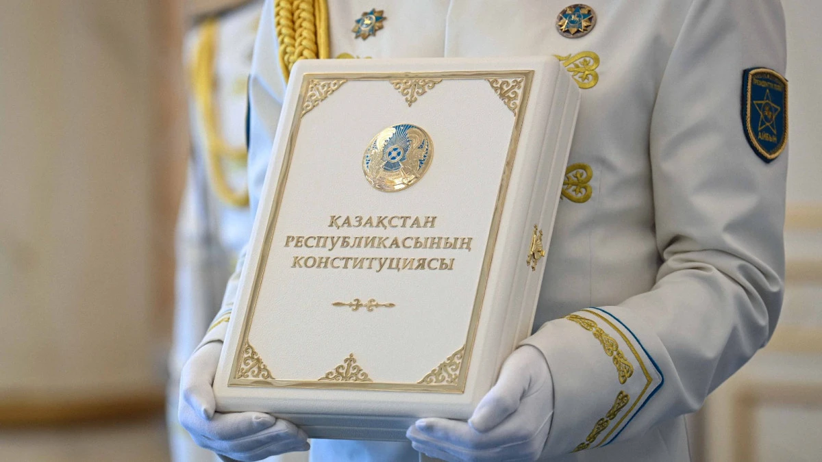 Жаңа Конституция: Қазақстанда волонтерлік пен қайырымдылыққа ресми мәртебе берілді